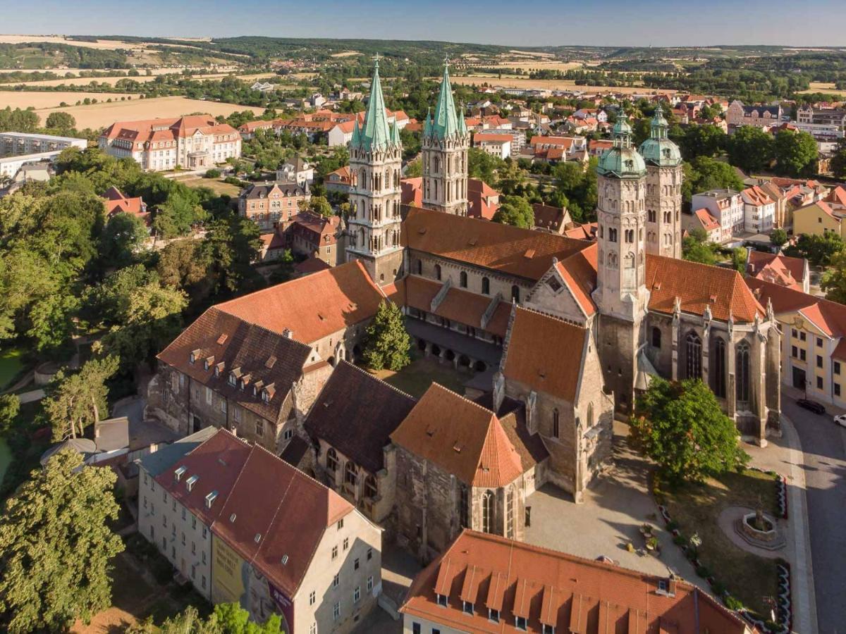 Ferienwohnung Am Dom II Наумбург Екстериор снимка
